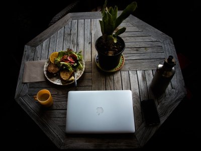 Je eettafel is voortaan ook je thuiskantoor